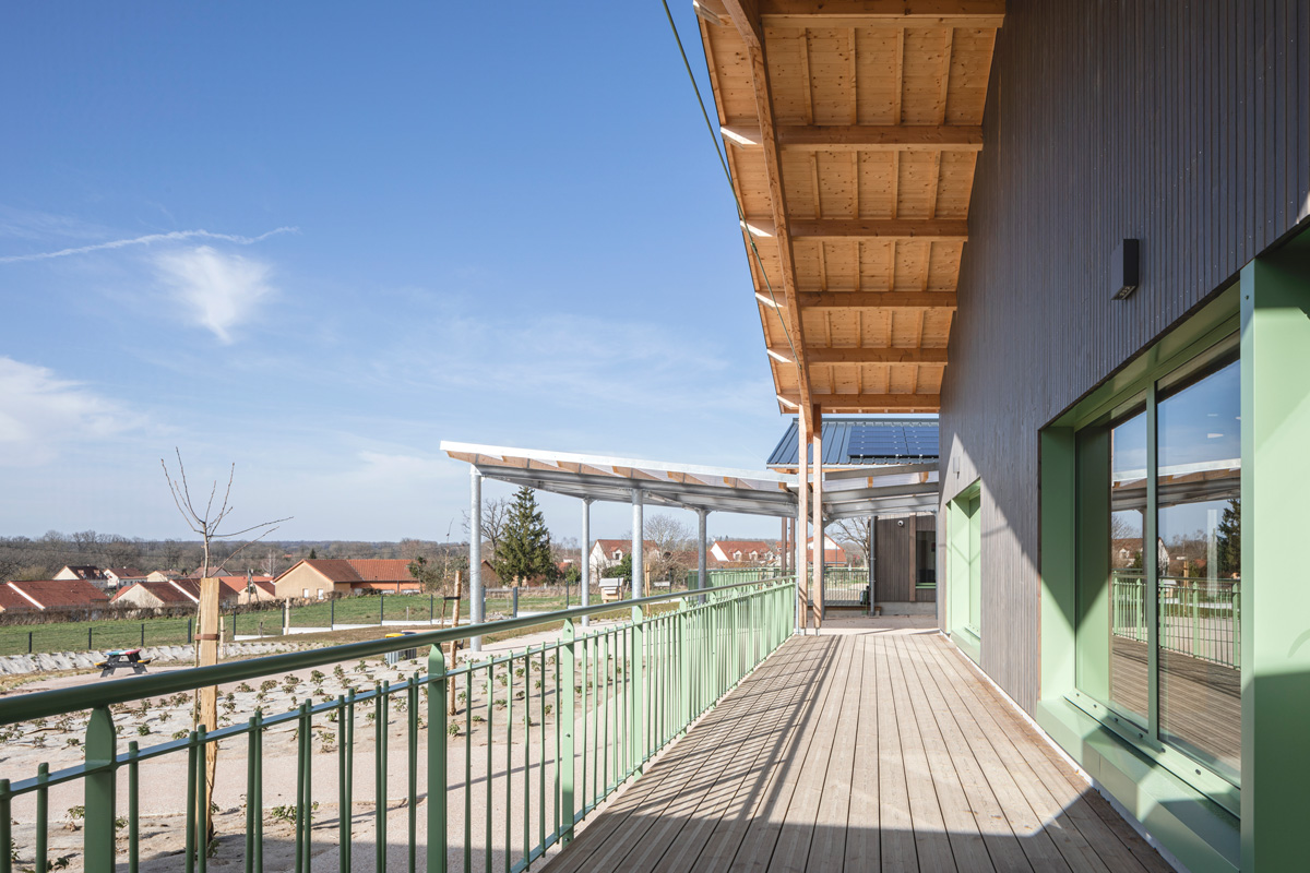 terrasse bois école de saint-fiel