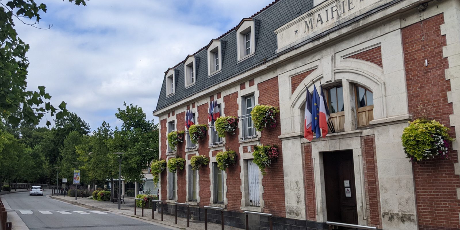 MAIRIE-CEBAZAT